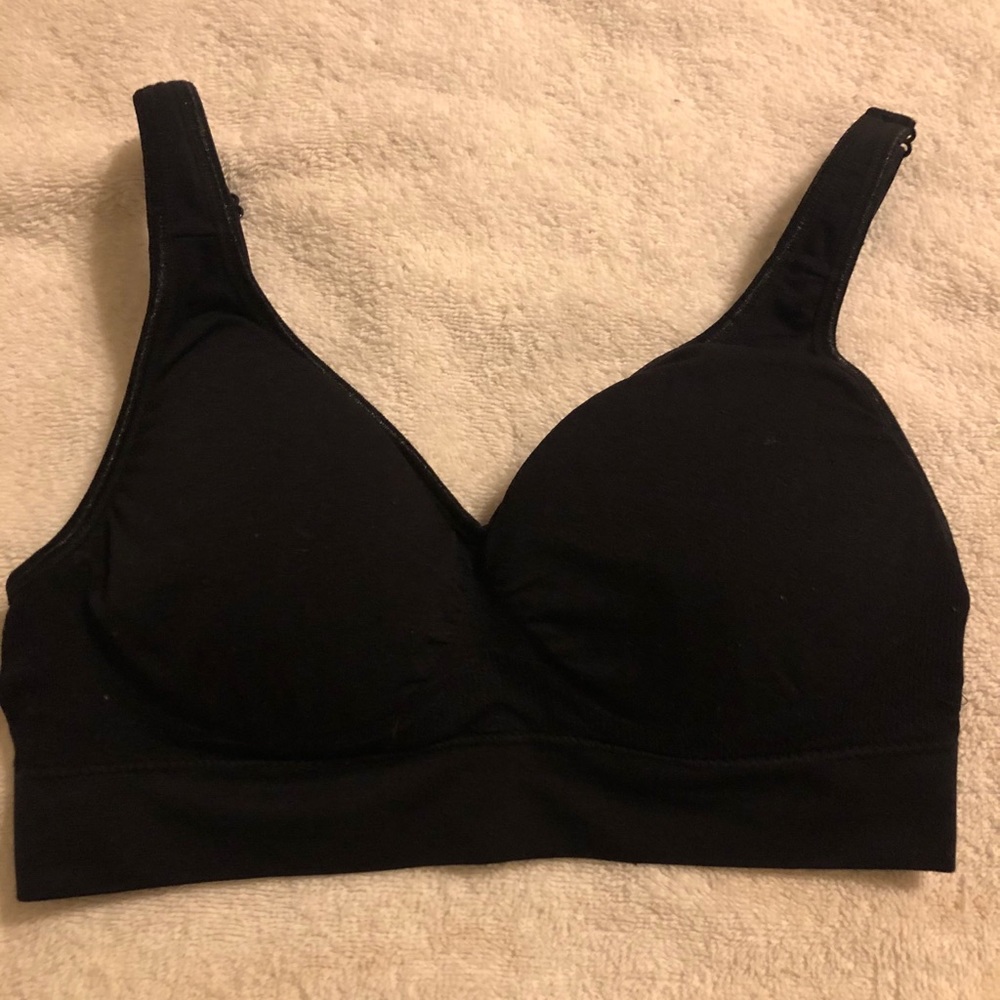 Bras new size 34A brand delta and Gloria Vanderbil